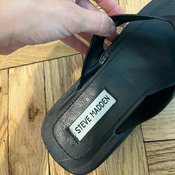 Steve Madden Platform Flip Flops - Picture 3 of 4